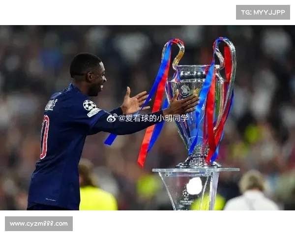 巴黎圣日耳曼在欧冠小组赛中4比0大胜曼联展现强势实力