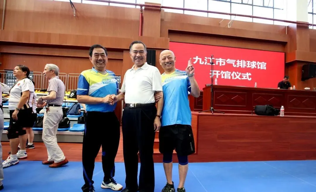 携手并进，共创将来 | 市国控集团与遵义职业大学签署战术合作和谈