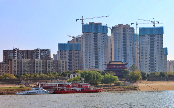 国度及处所30余家媒体感触遵义&ldquo;江山湖景&rdquo;魅力&mdash;&mdash;&ldquo;共舞长江经济带、看高质量发展&rdquo;网络主题采访团一行乘&ldquo;浔渭南号&rdquo;游遵义长江最美岸线