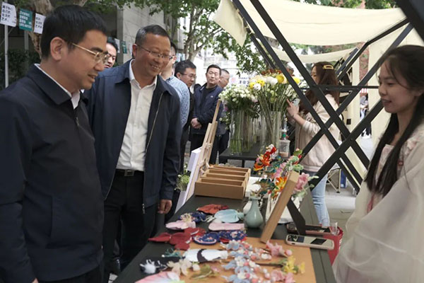 &ldquo;五一&rdquo;假期：环球360官网活动样样出彩 景区人流如潮