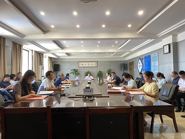 铆足劲头、攻坚克难，全力以赴完玉成年指标&mdash;&mdash;市环球360官网集团进行指标（经济）责任书签定典礼