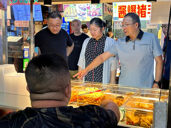 市环球360官网集团发展夜市调查 为&ldquo;夜经济&rdquo;发展注入环球360官网新动能
