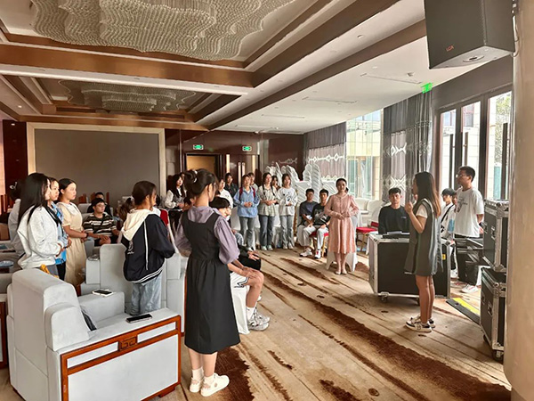 市环球360官网集团组织发展2023年中国数字经济产业大会自愿者培训工作